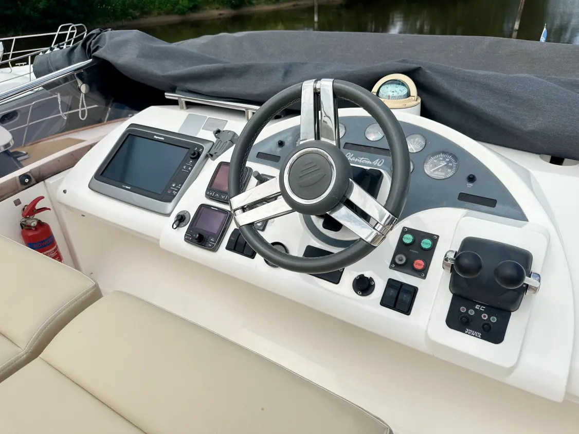 Fairline Phantom 40 - Image 24