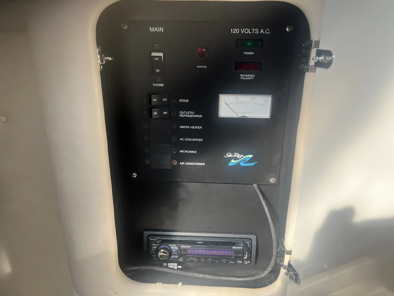 Sea Ray 270 Sundancer - Image 26