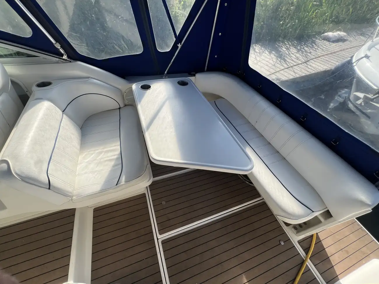 Sea Ray 270 Sundancer - Image 8