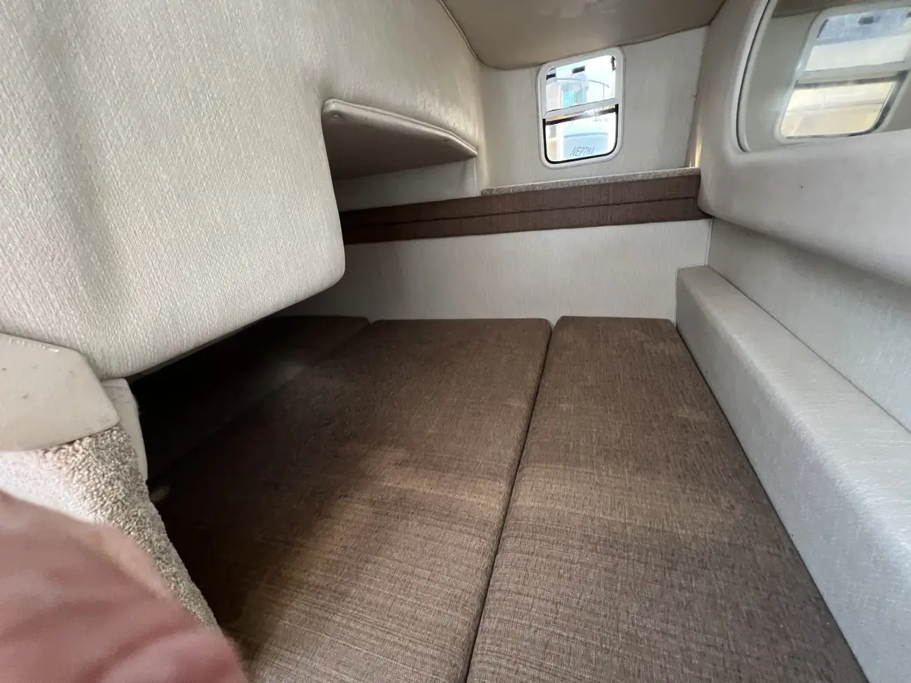 Sea Ray 270 Sundancer - Image 15