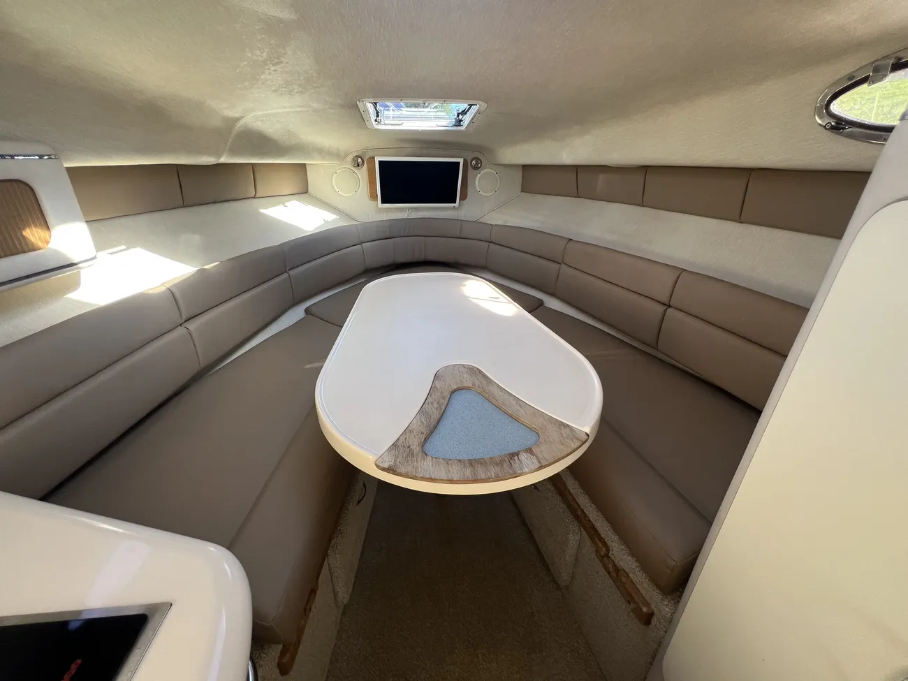 Sea Ray 270 Sundancer - Image 4