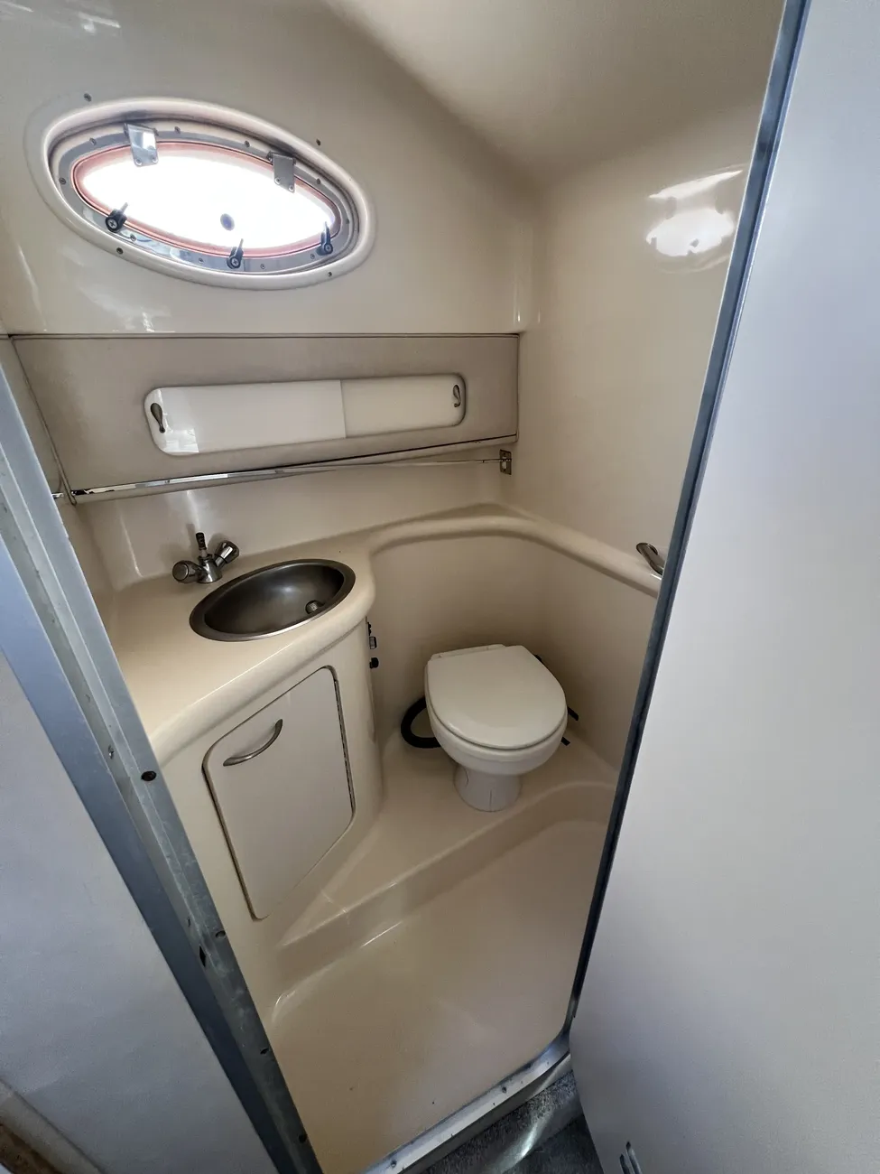 Sea Ray 270 Sundancer - Image 19