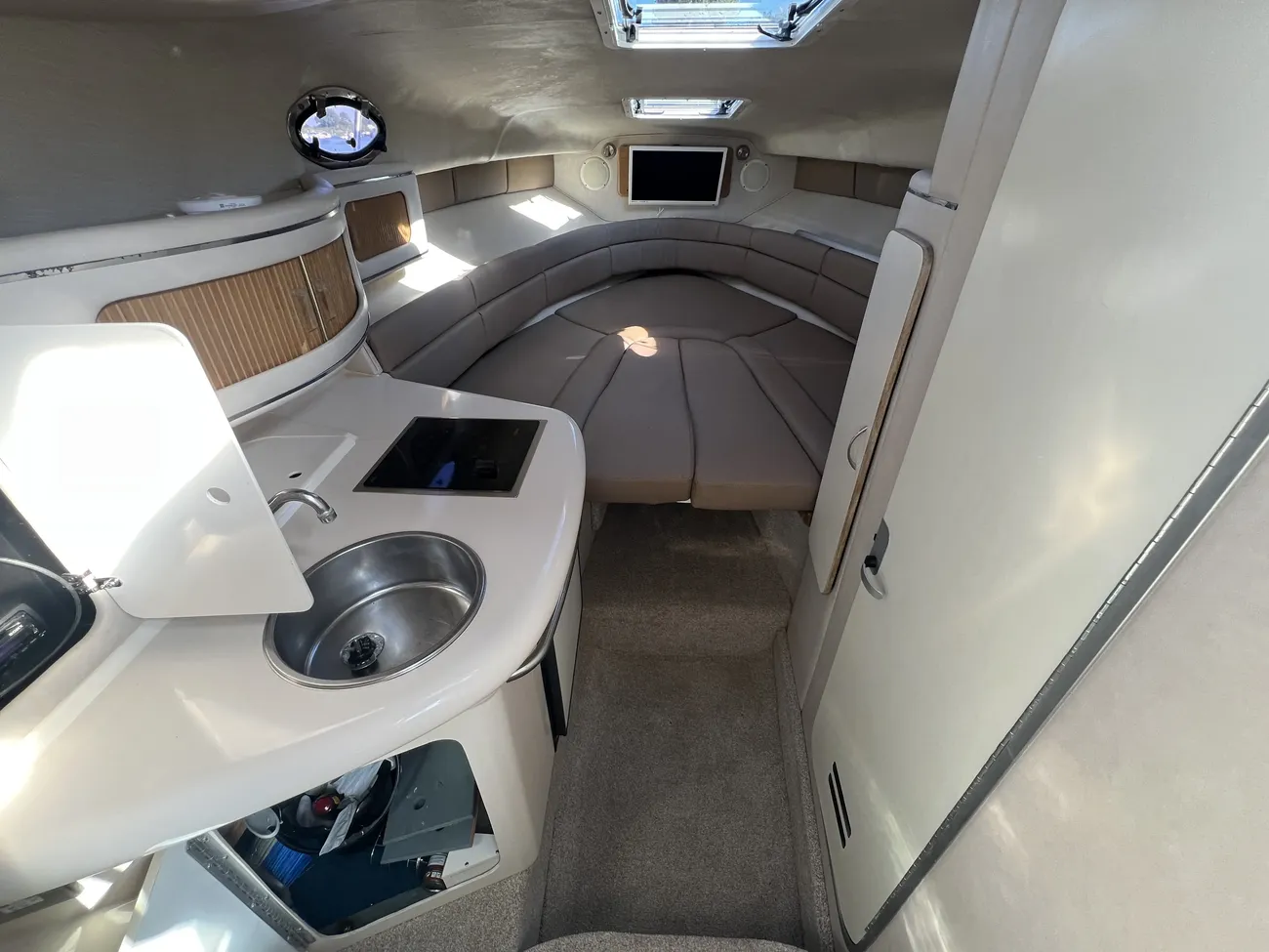 Sea Ray 270 Sundancer - Image 12