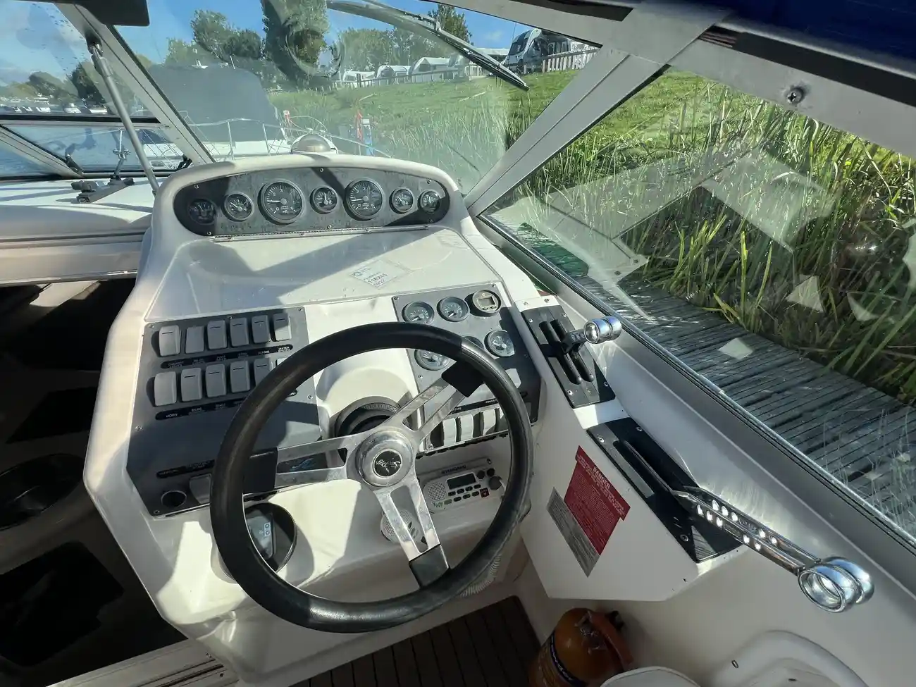 Sea Ray 270 Sundancer - Image 10