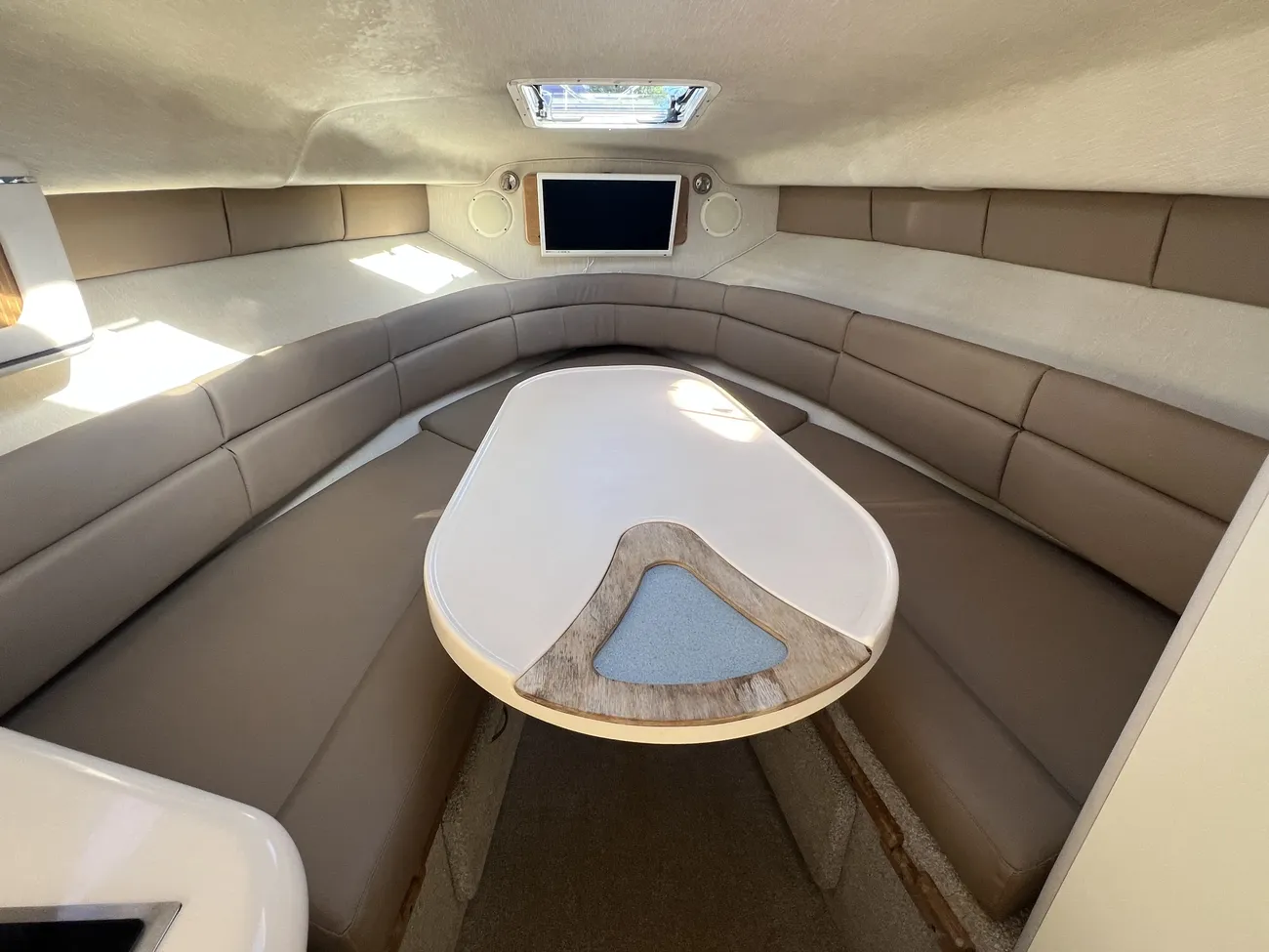 Sea Ray 270 Sundancer - Image 11