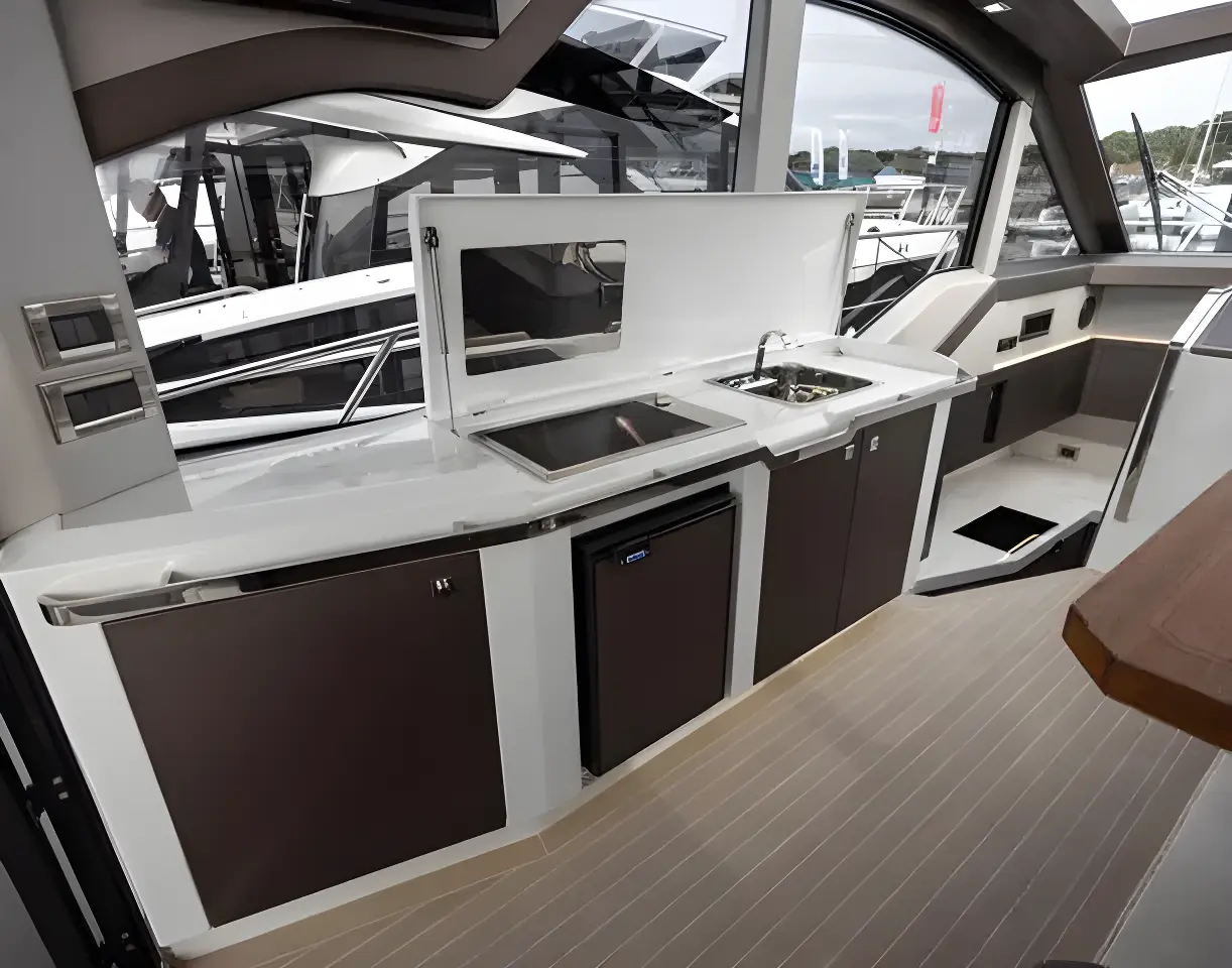 Galeon 425 HTS - Image 10