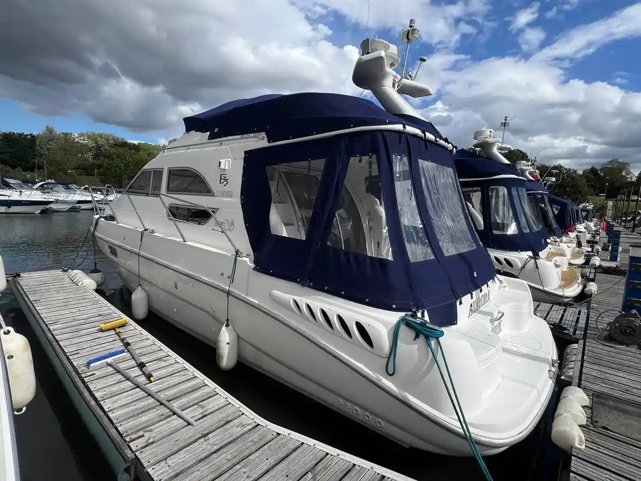 Sealine 330 Statesman - Image 41