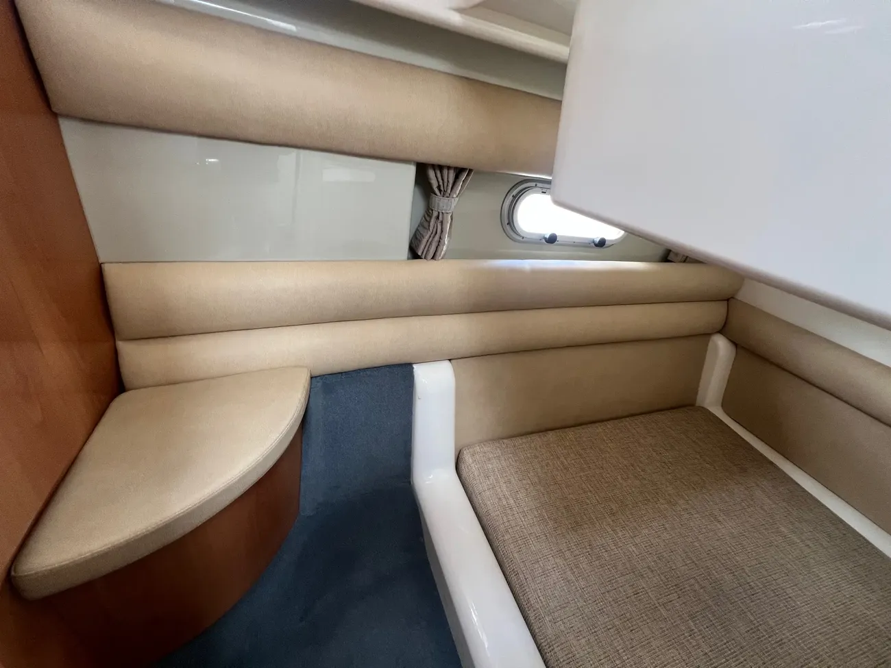 Sealine 330 Statesman - Image 24