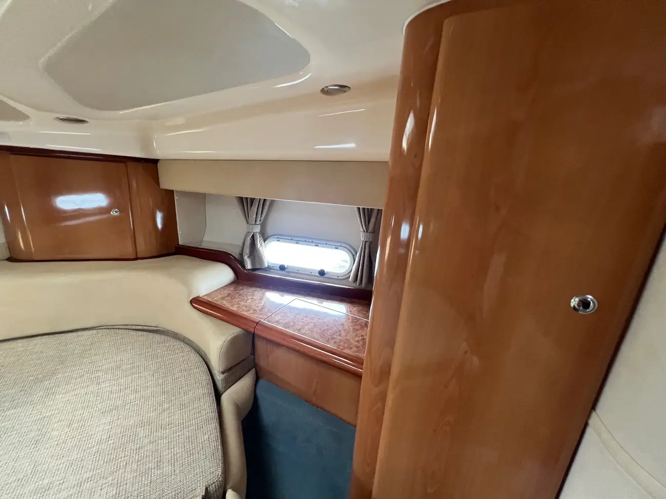 Sealine 330 Statesman - Image 20