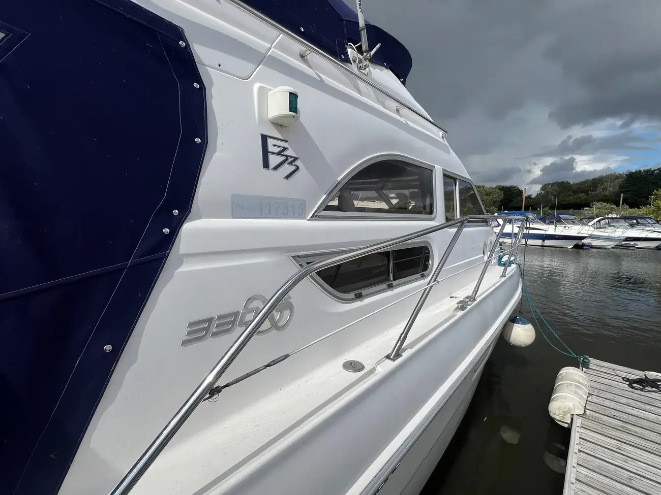 Sealine 330 Statesman - Image 37
