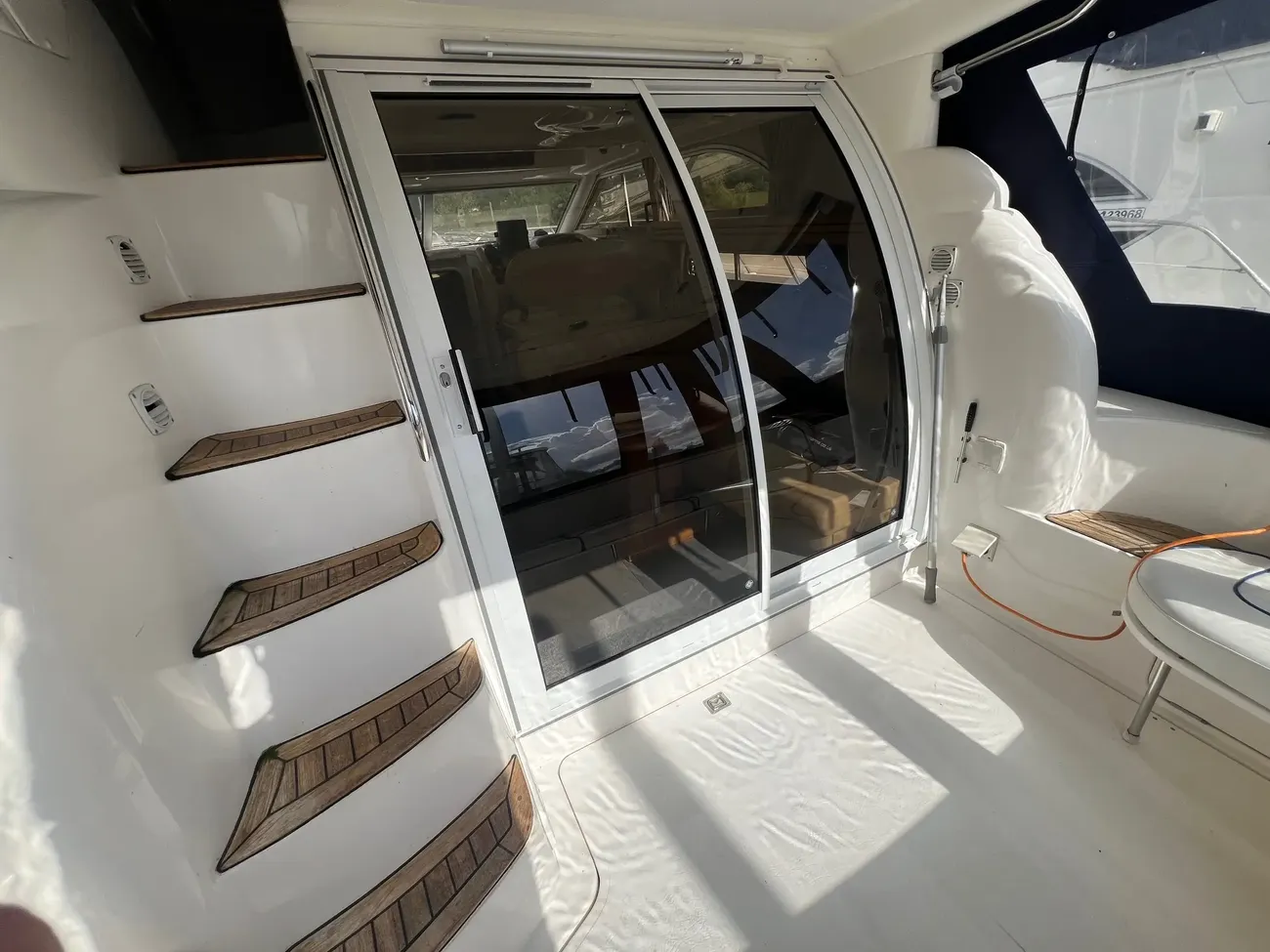 Sealine 330 Statesman - Image 40