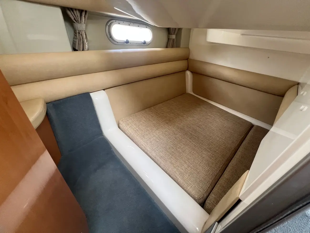 Sealine 330 Statesman - Image 25