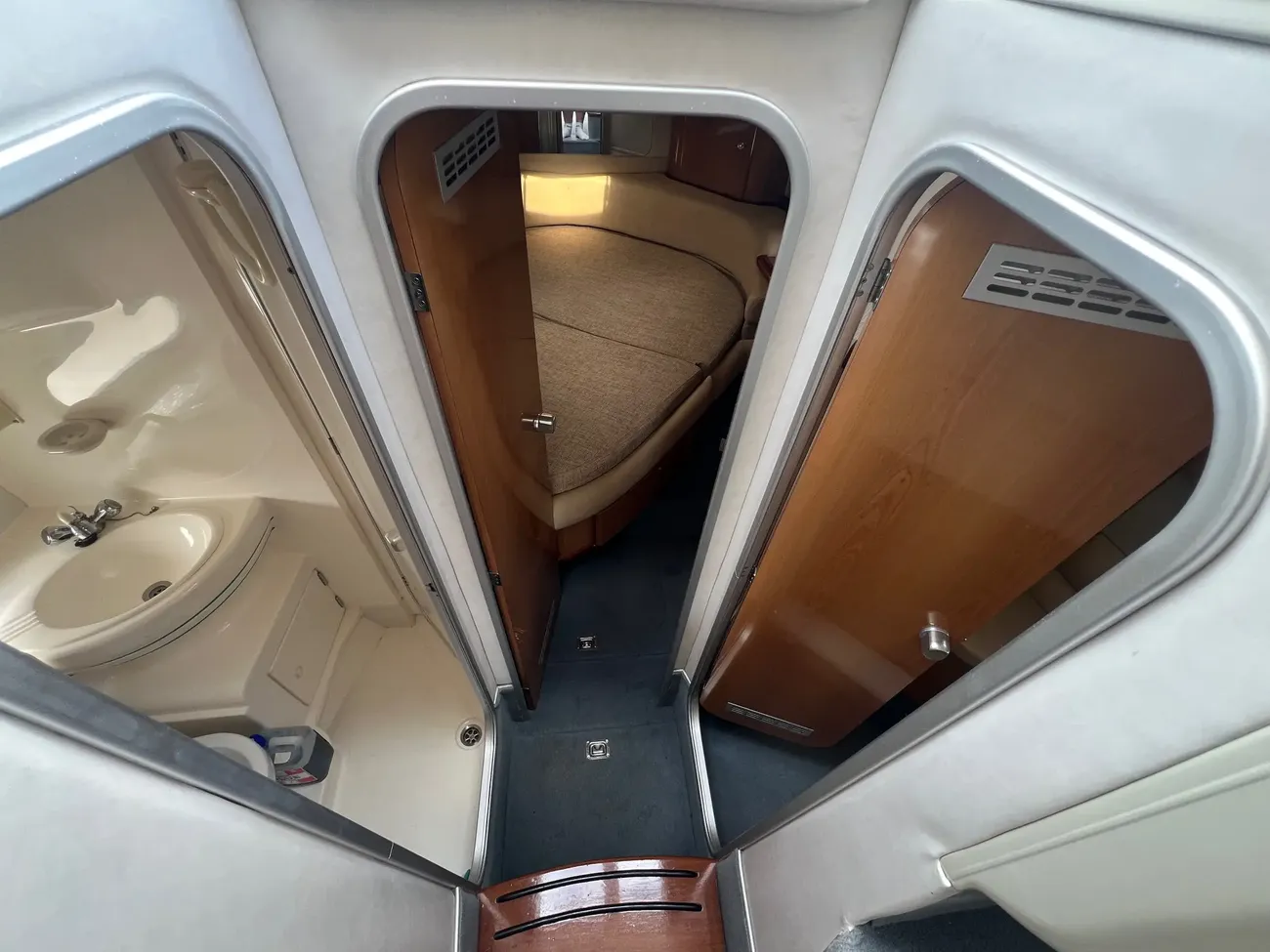 Sealine 330 Statesman - Image 22