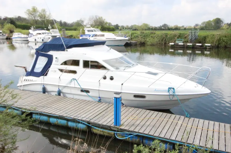 Sealine 330 Statesman - Image 2