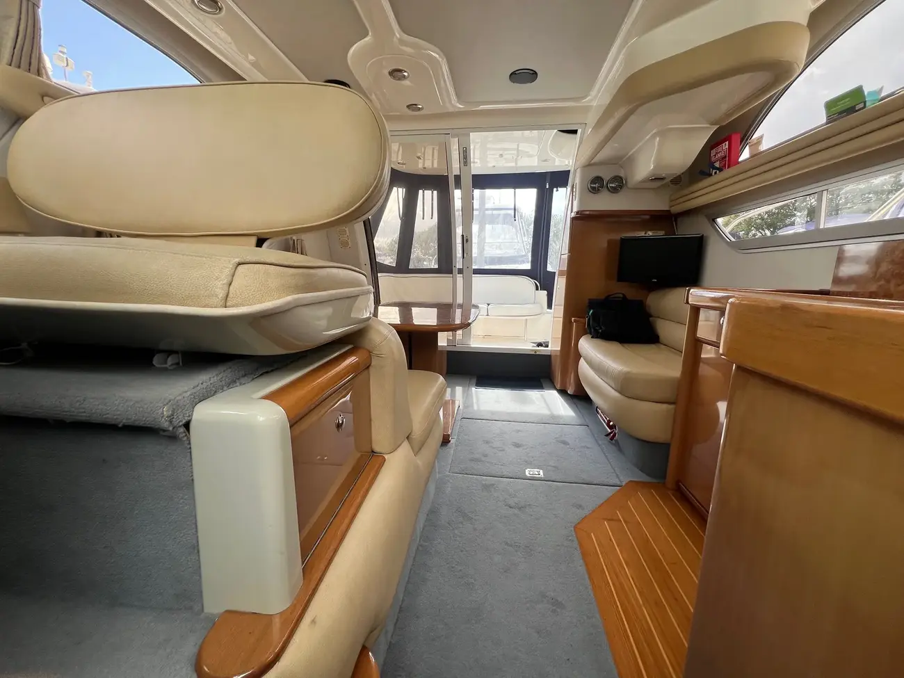 Sealine 330 Statesman - Image 10