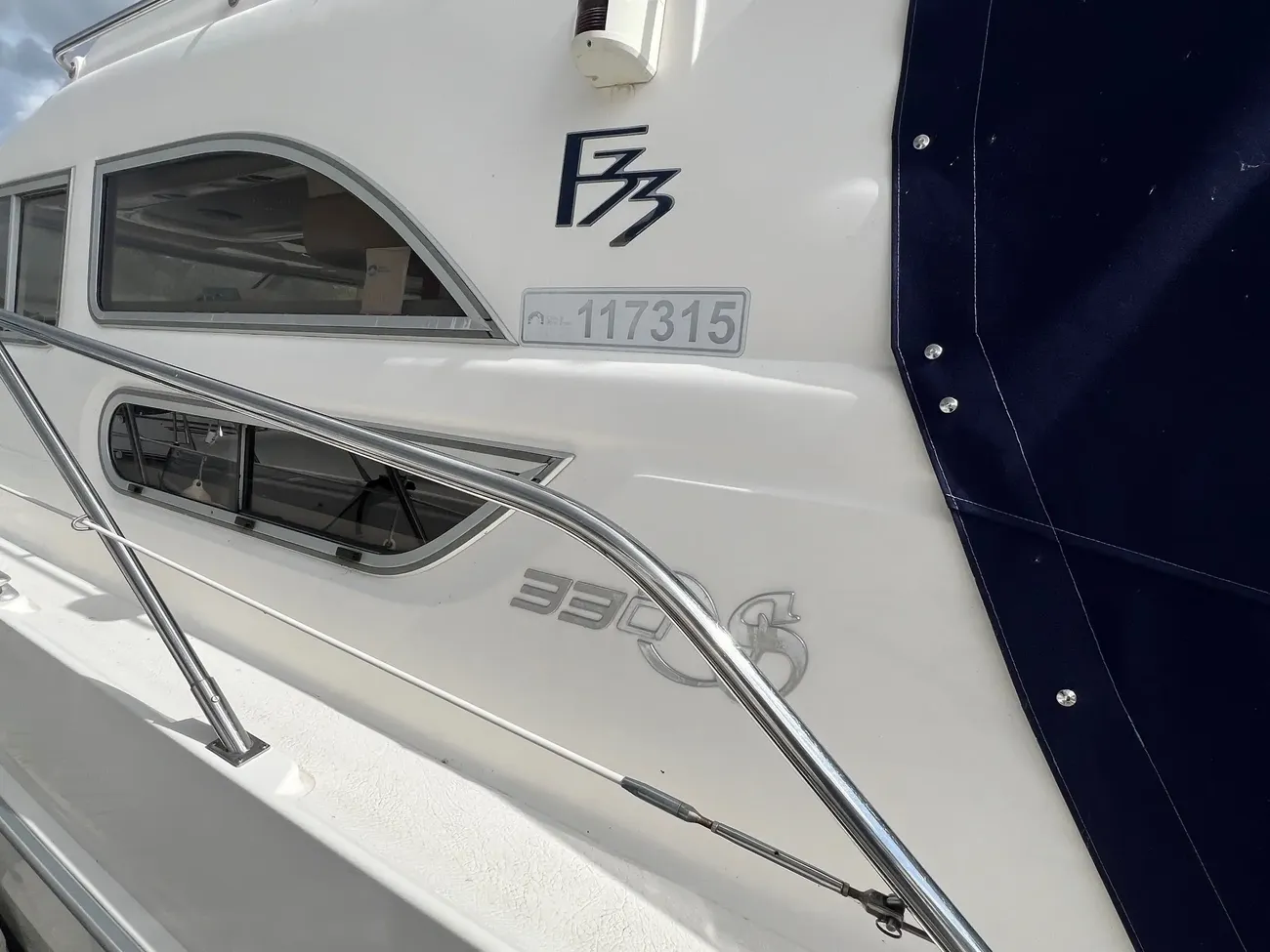 Sealine 330 Statesman - Image 32