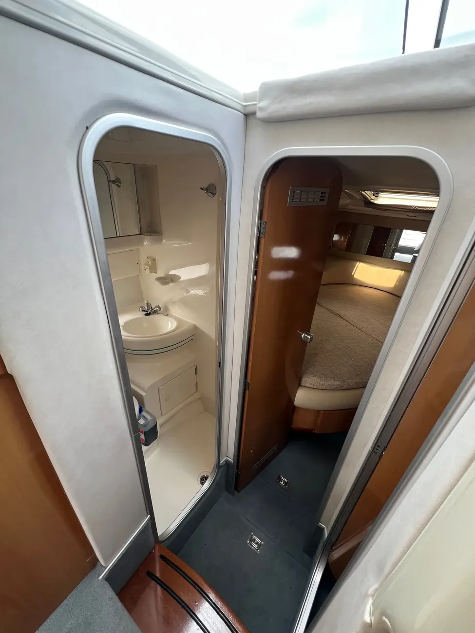 Sealine 330 Statesman - Image 21
