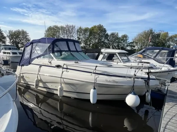 Rinker 242 FIESTA VEE
