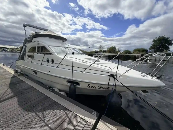 Sealine F33